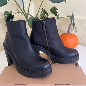 Dr. Marten’s Magdalena Boots- Excellent condition
